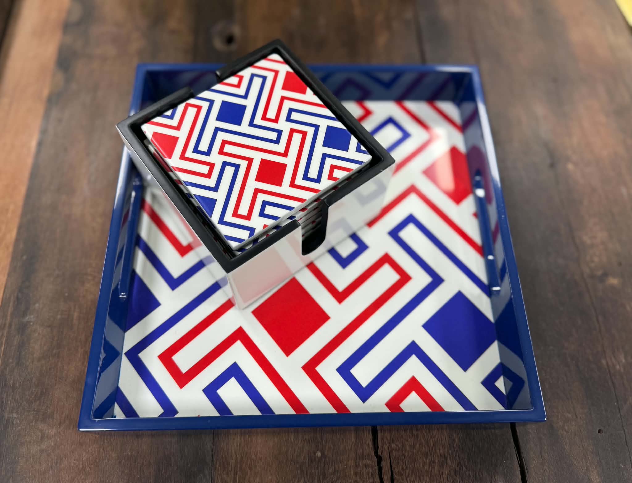 Colourful lacquerware gifts with dragonfly motifs